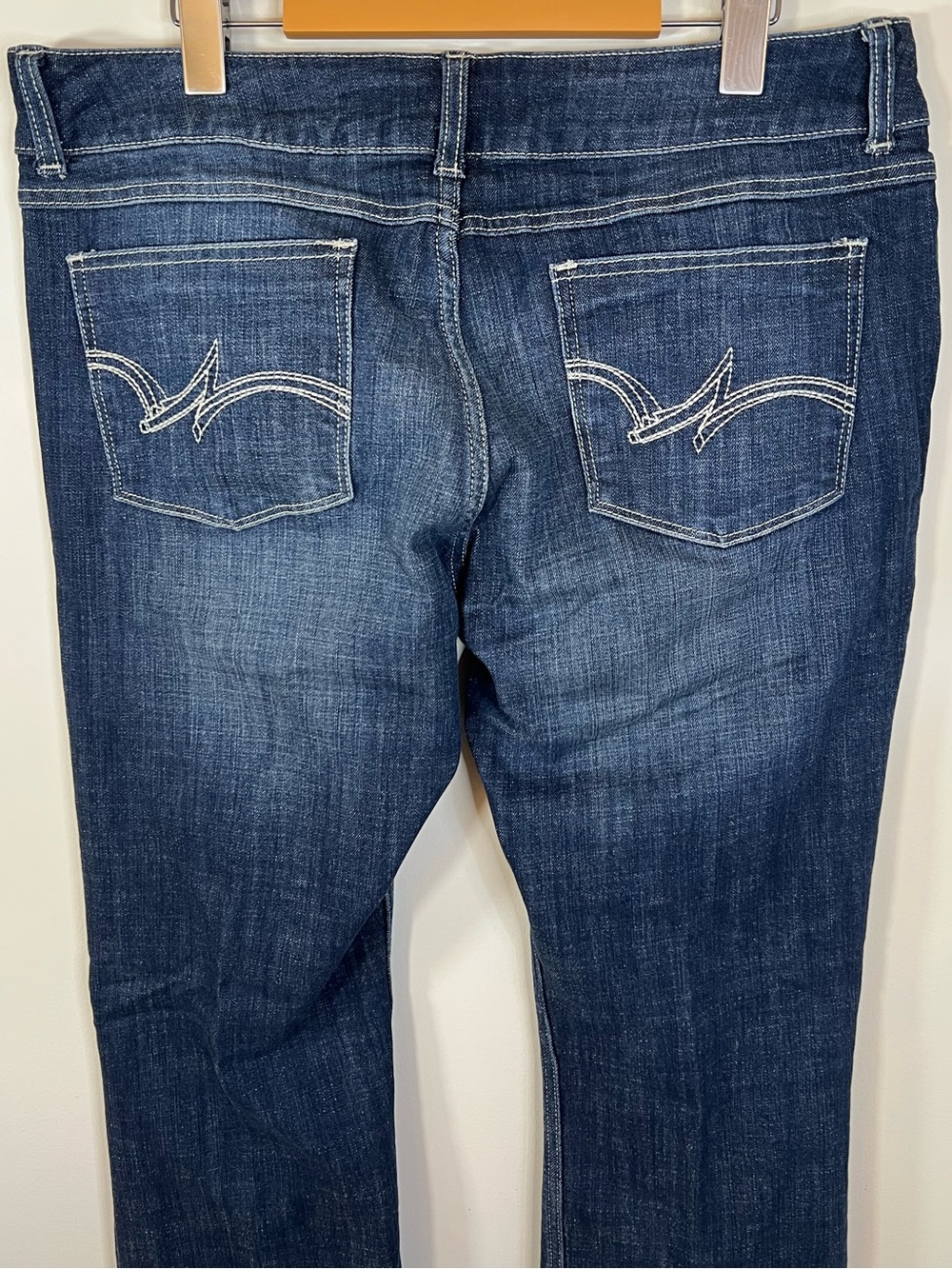 Wrangler Mid Rise Boot Cut Jeans | 13x34 - Picture 7 of 9
